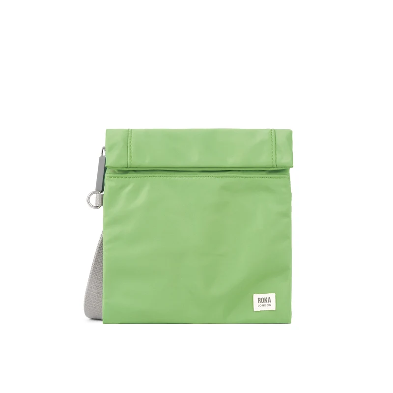 ROKA Kleine Stratford-Tasche aus recyceltem Nylon - Kiwi