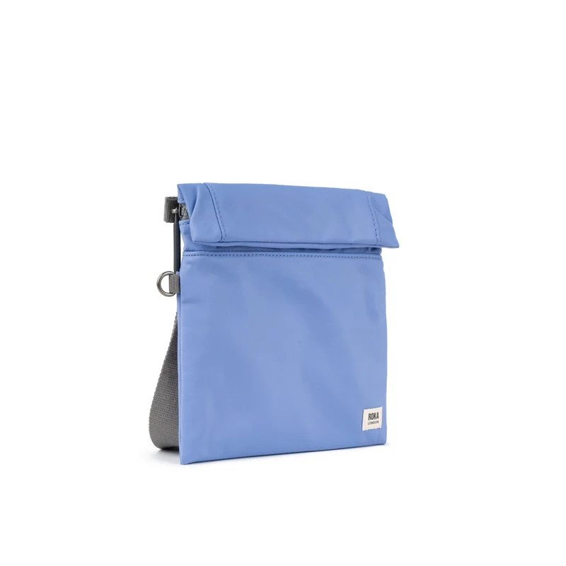ROKA Kleine Stratford-Tasche aus recyceltem Nylon - Jacaranda