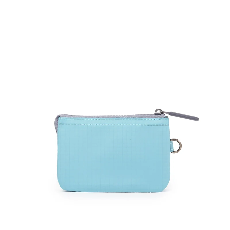 ROKA Carnaby Kleine Handtasche aus recyceltem Ripstop-Nylon von Aquatic Awe