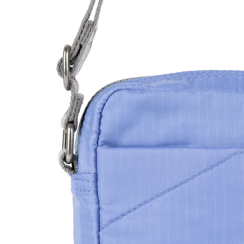 ROKA Bond Jacaranda-Tasche aus recyceltem Nylon