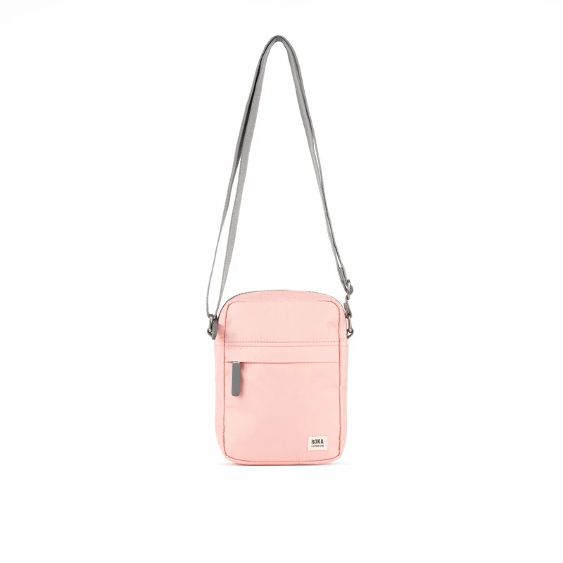 ROKA Bond Tasche aus recyceltem Nylon mit englischer Rosenmotiv