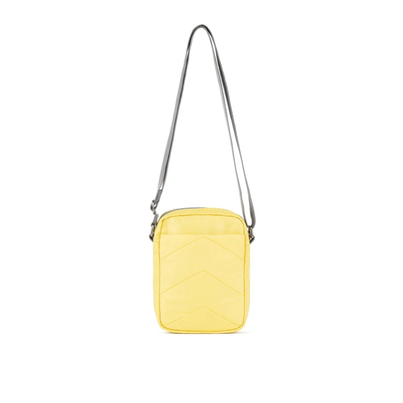ROKA Bond Zitronengelbe Tasche aus recyceltem Nylon