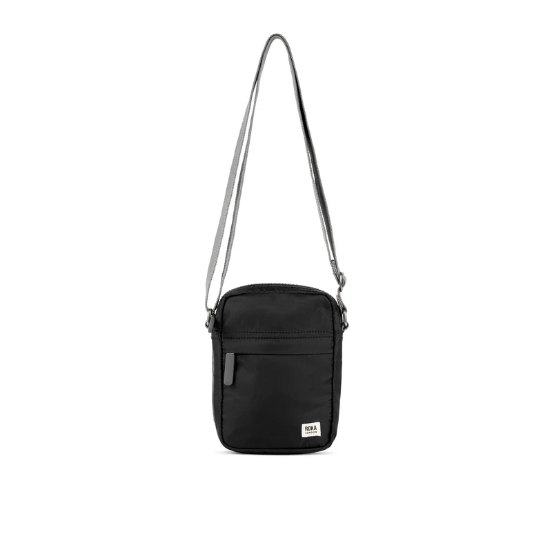 ROKA Bond Schwarze Tasche aus recyceltem Nylon