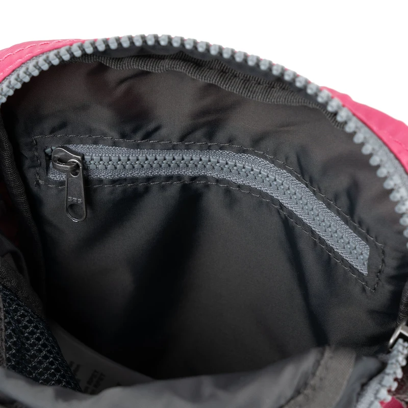 ROKA Bond Barock-Tasche aus recyceltem Nylon