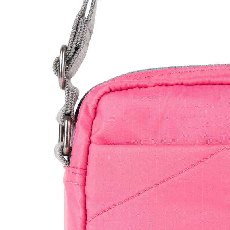 ROKA Bond Barock-Tasche aus recyceltem Nylon
