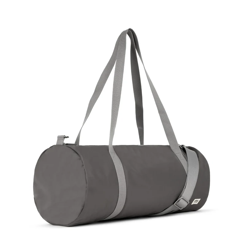 ROKA Mittelgroße Tasche City aus recyceltem Nylon - Graphit