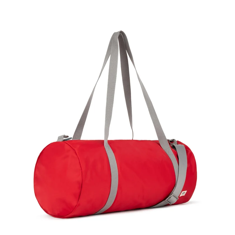 ROKA Mittelgroße Tasche City aus recyceltem Nylon - Cranberry