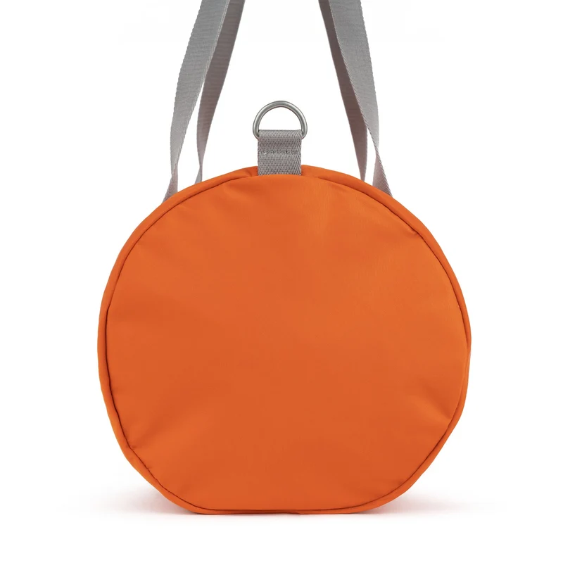 ROKA Mittelgroße Tasche City aus recyceltem Nylon - Gebranntes Orange
