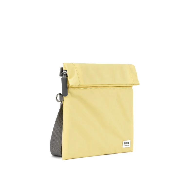 ROKA Kleine Tasche Stratford aus recyceltem Nylon - Zitronengelb