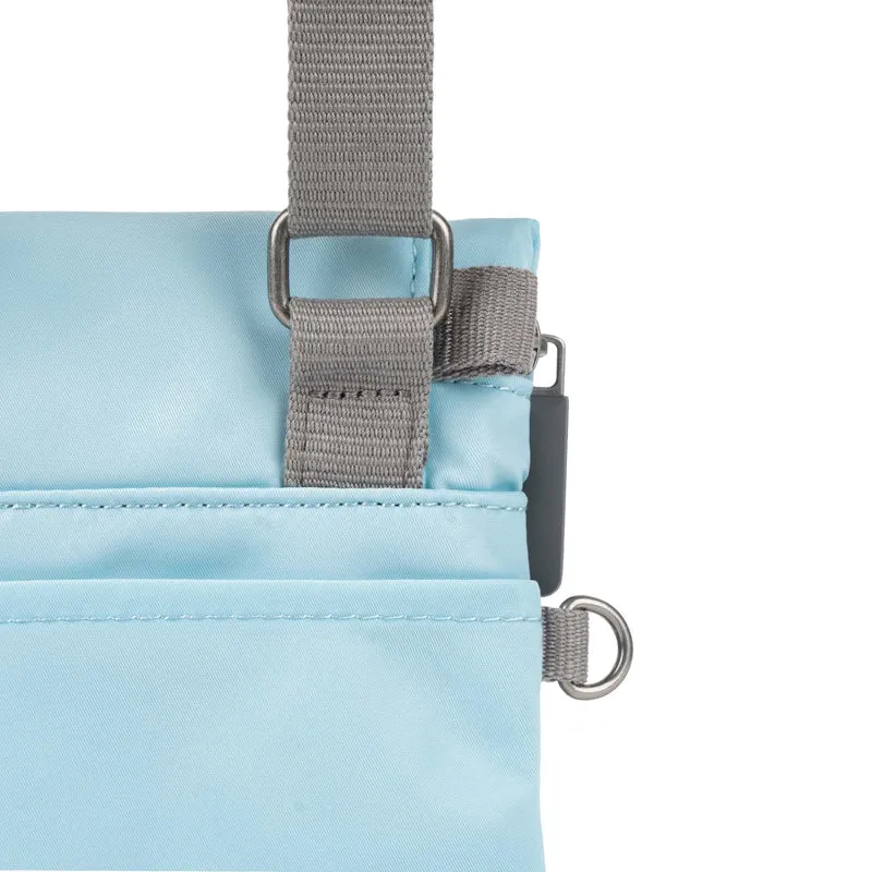 ROKA Kleine Stratford-Tasche aus recyceltem Nylon - Canal