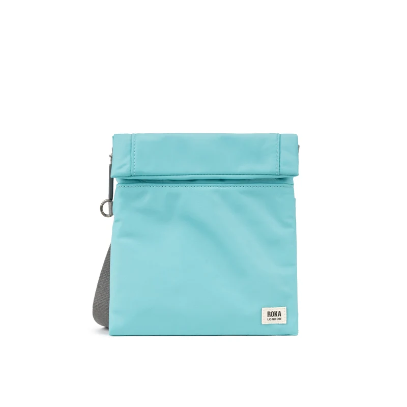 ROKA Kleine Stratford-Tasche aus recyceltem Nylon – Aquatic Awe