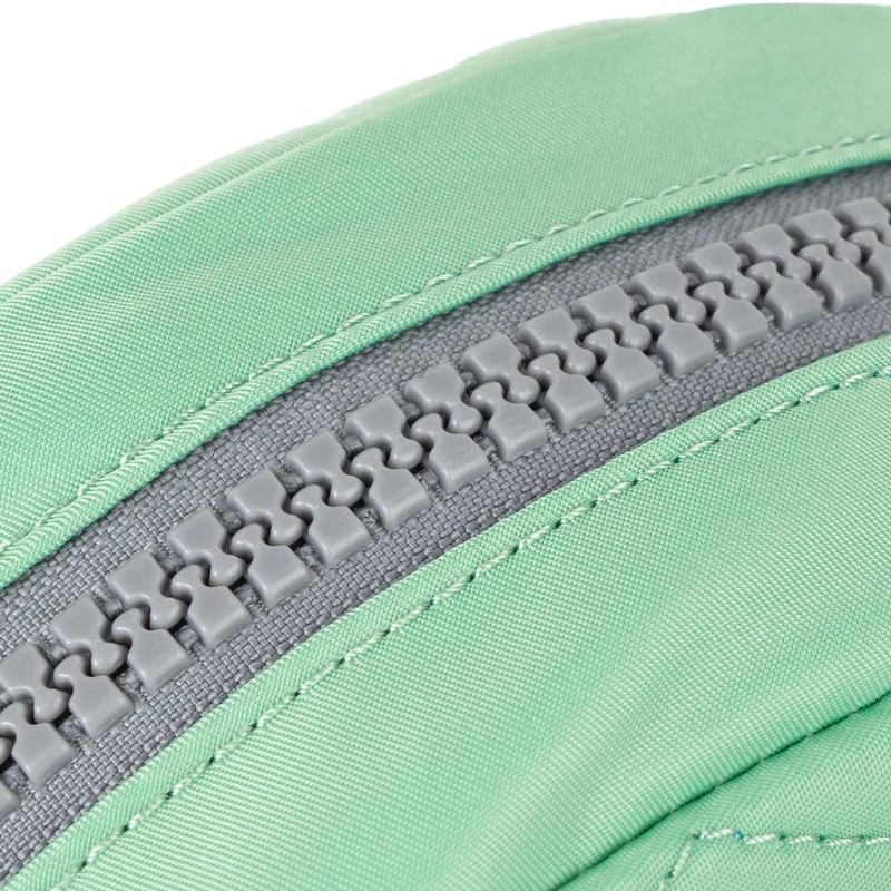 ROKA Paddington B Kleine Tasche aus recyceltem Nylon - Matcha