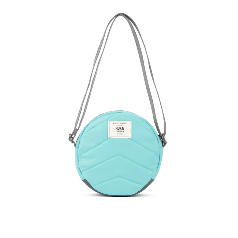 ROKA Paddington B Kleine Tasche aus recyceltem Nylon – Aquatic Awe