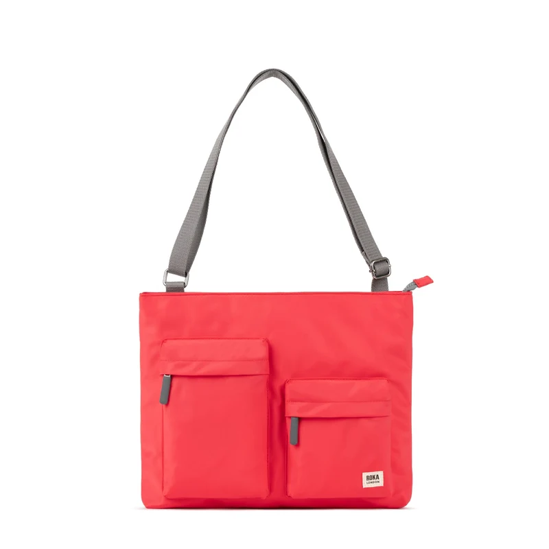 ROKA Mittelgroße Tasche Moorgate M aus recyceltem Nylon - Mohnblume