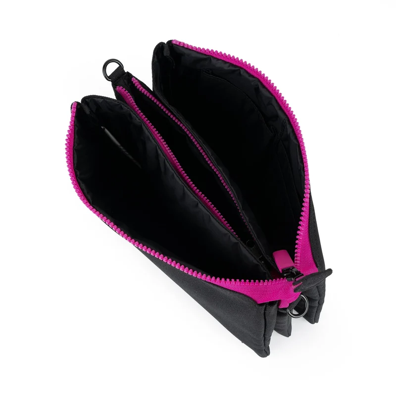 ROKA Rosa Etikett Carnaby Crossbody XL Tasche aus recyceltem Canvas – Asche