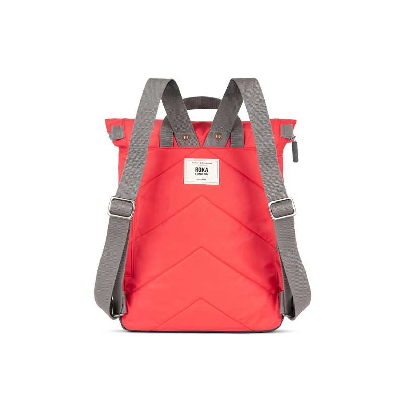 ROKA Camden P Mittelgroße Tasche aus recyceltem Nylon - Mohnblume