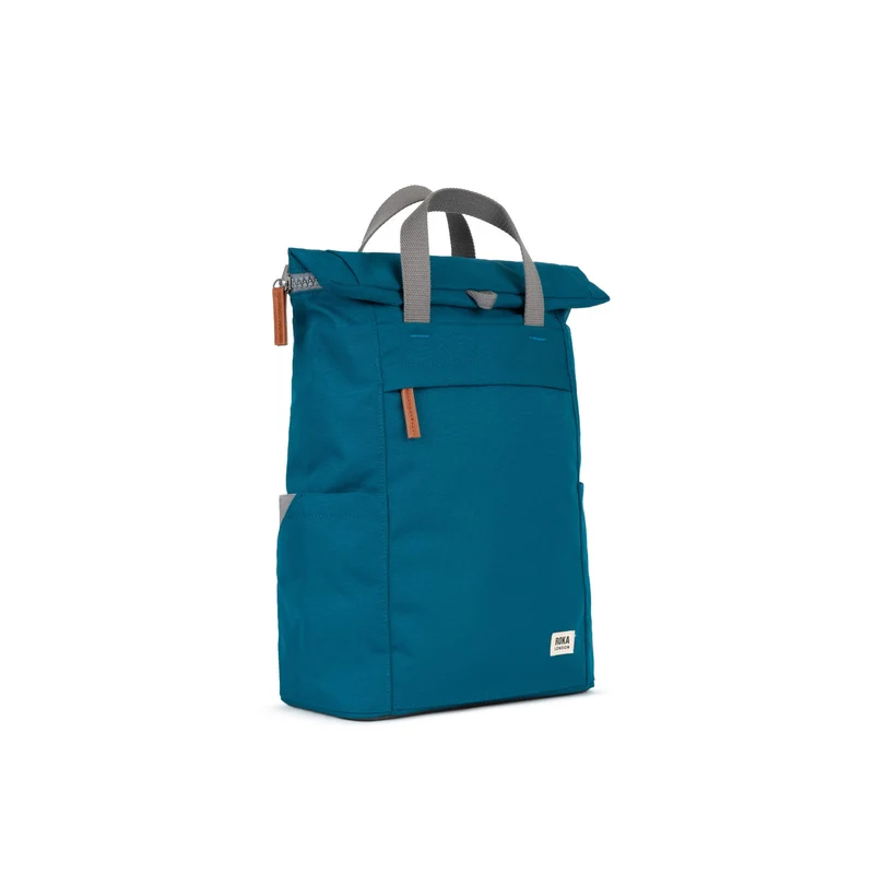 ROKA Finchley Eine mittelgroße Tasche aus recyceltem Saphir-Canvas