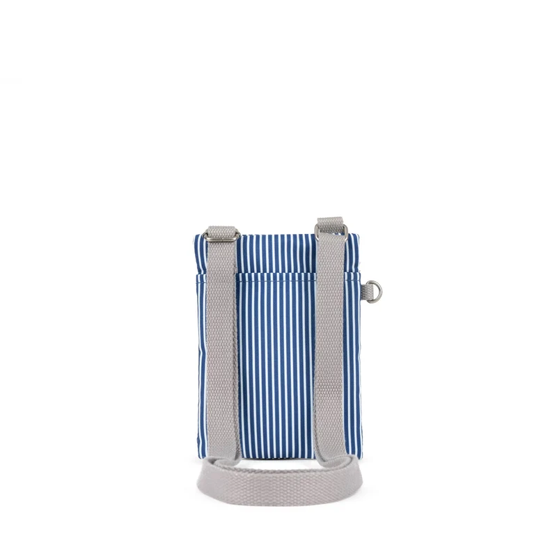 ROKA Chelsea Tasche aus recyceltem rotem Hickory-Canvas