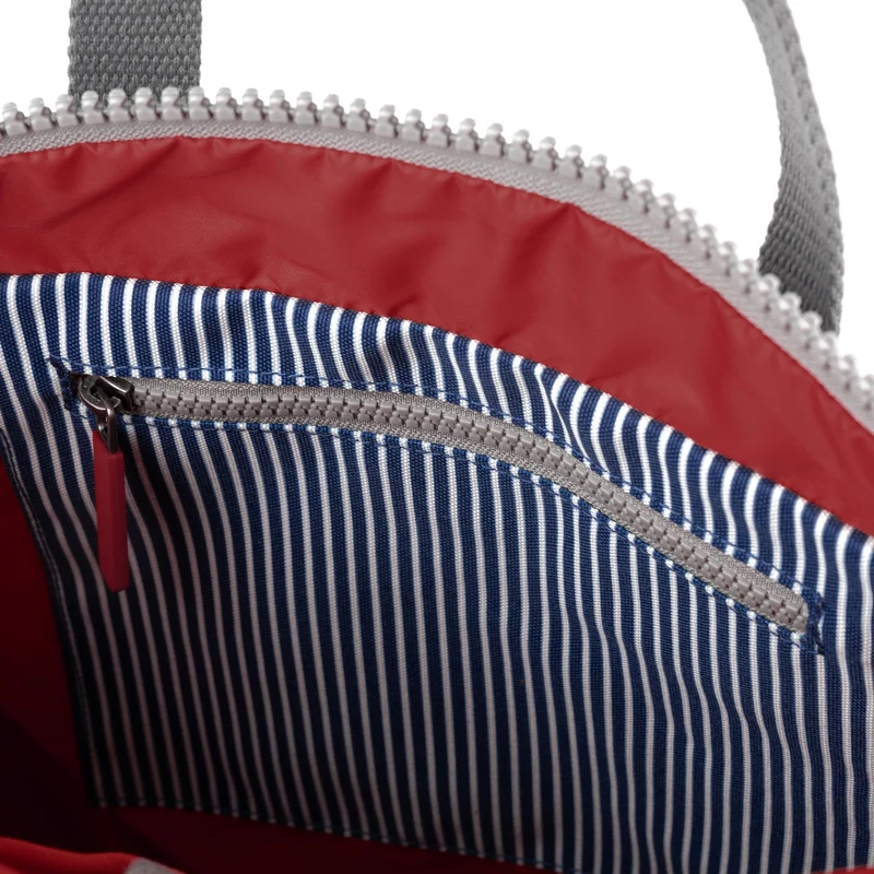 ROKA Canfield B Red Hickory Medium Tasche aus recyceltem Canvas