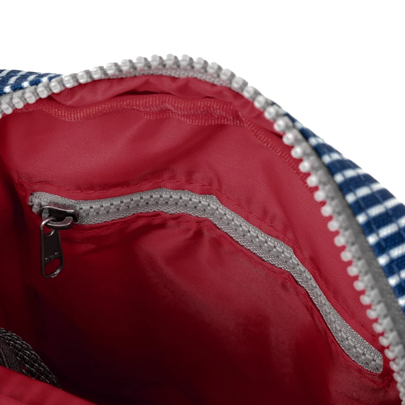 ROKA Bond Tasche aus recyceltem rotem Hickory-Canvas