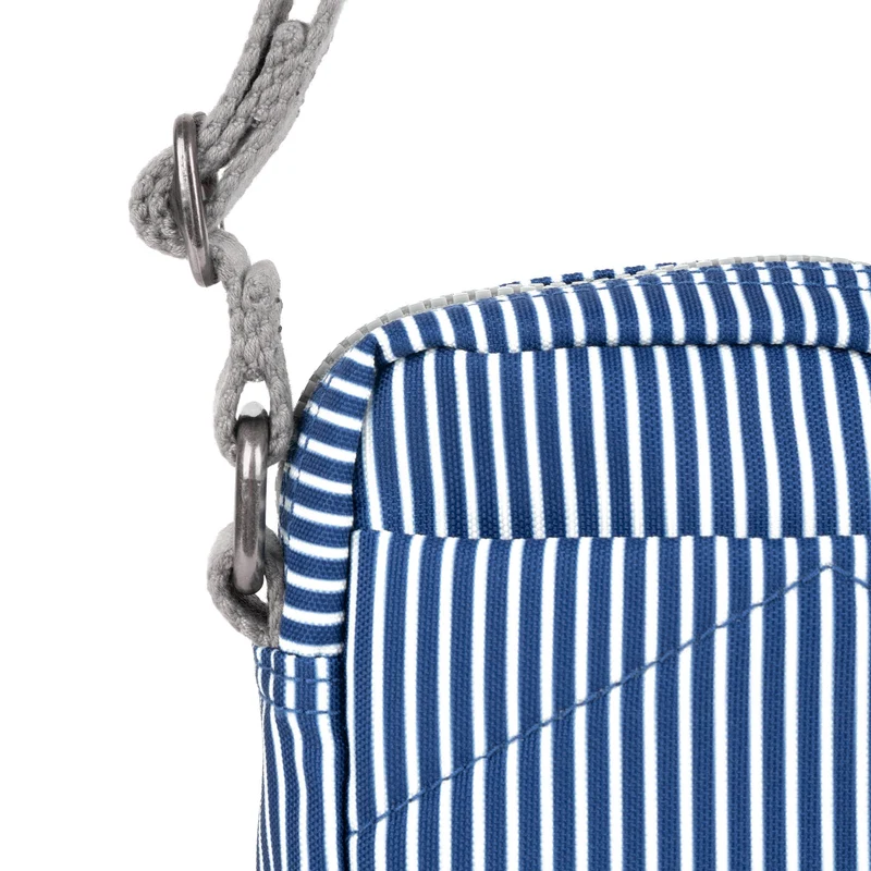 ROKA Bond Tasche aus recyceltem rotem Hickory-Canvas