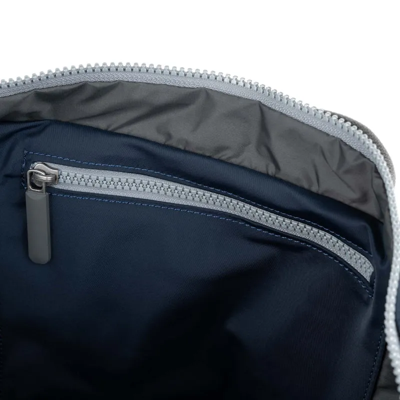 ROKA Blackfriars M Midnight Tasche aus recyceltem Canvas
