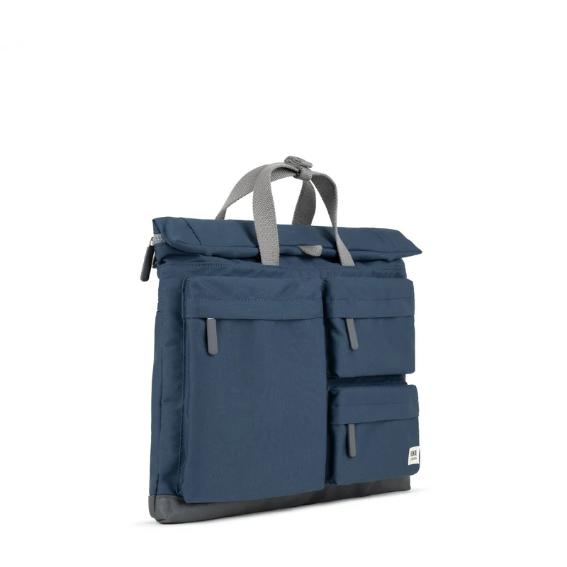 ROKA Blackfriars M Dunkelblaue Tasche aus recyceltem Canvas