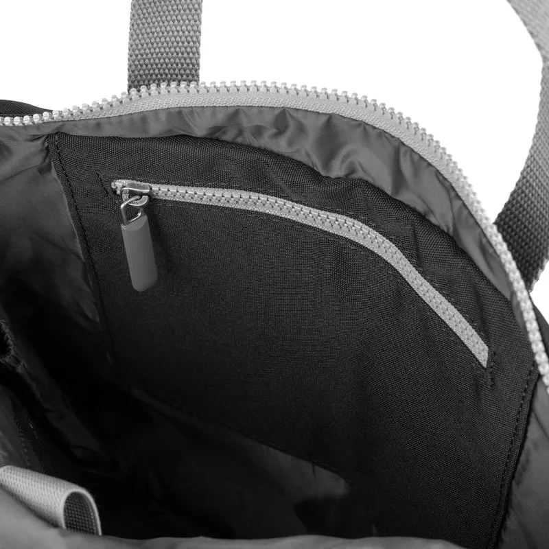ROKA Blackfriars M Ash Tasche aus recyceltem Canvas