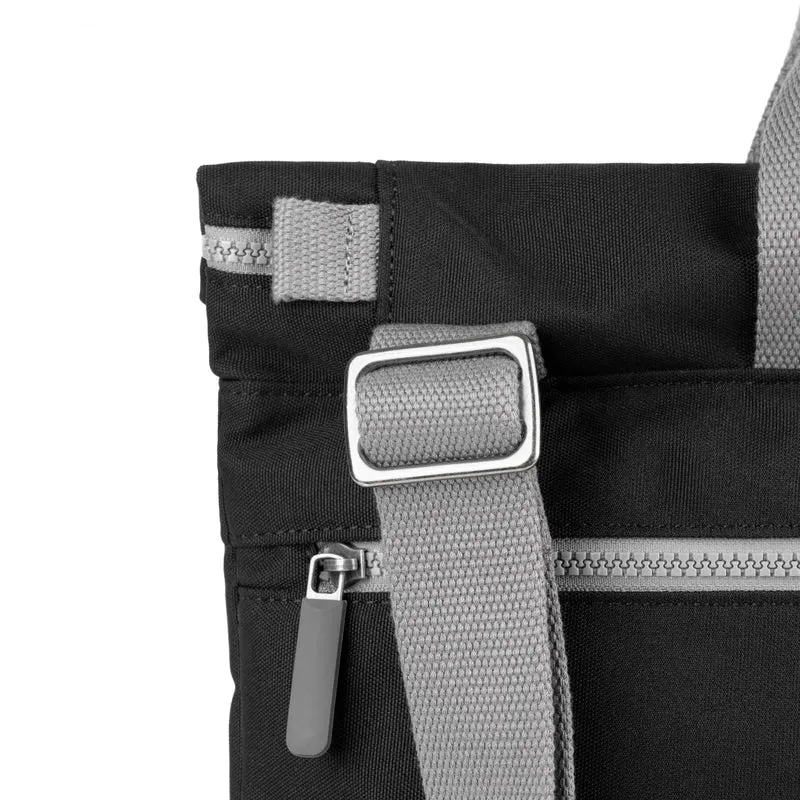 ROKA Blackfriars M Ash Tasche aus recyceltem Canvas