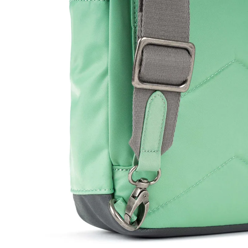 ROKA Willesden B Große Tasche aus recyceltem Nylon - Matcha