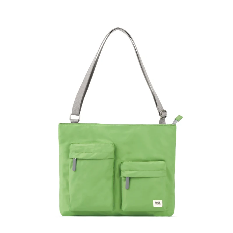 ROKA Mittelgroße Tasche Moorgate M aus recyceltem Nylon - Kiwi