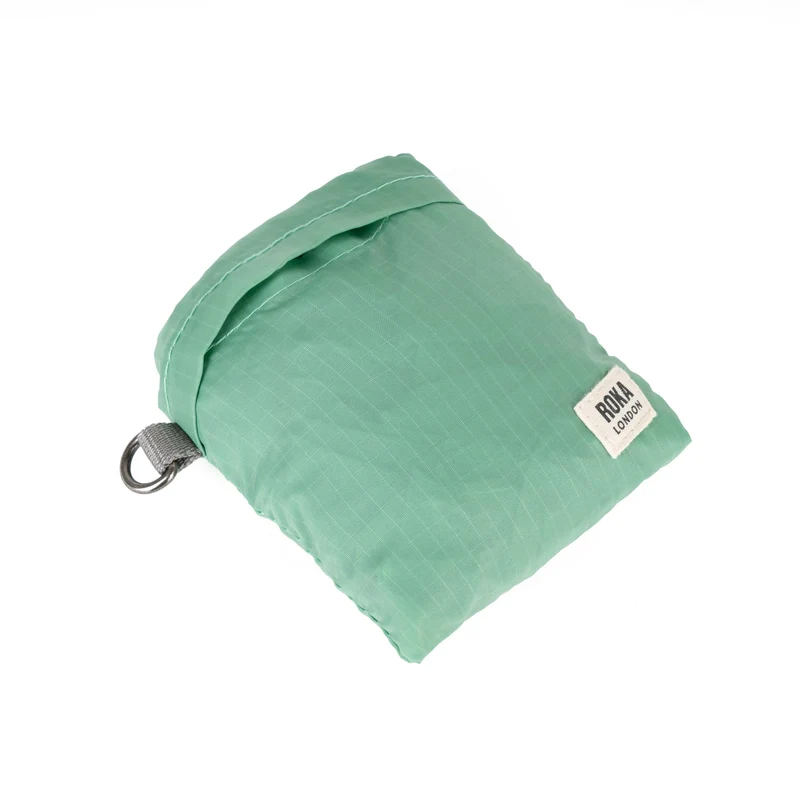 ROKA Borough Mittelgroße Tasche aus recyceltem Nylon-Ripstop – Matcha