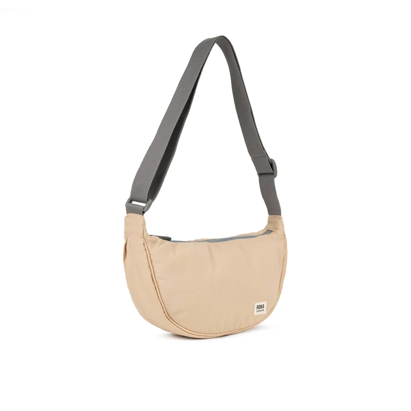ROKA Farringdon Biscotti-Tasche aus recyceltem Taslon
