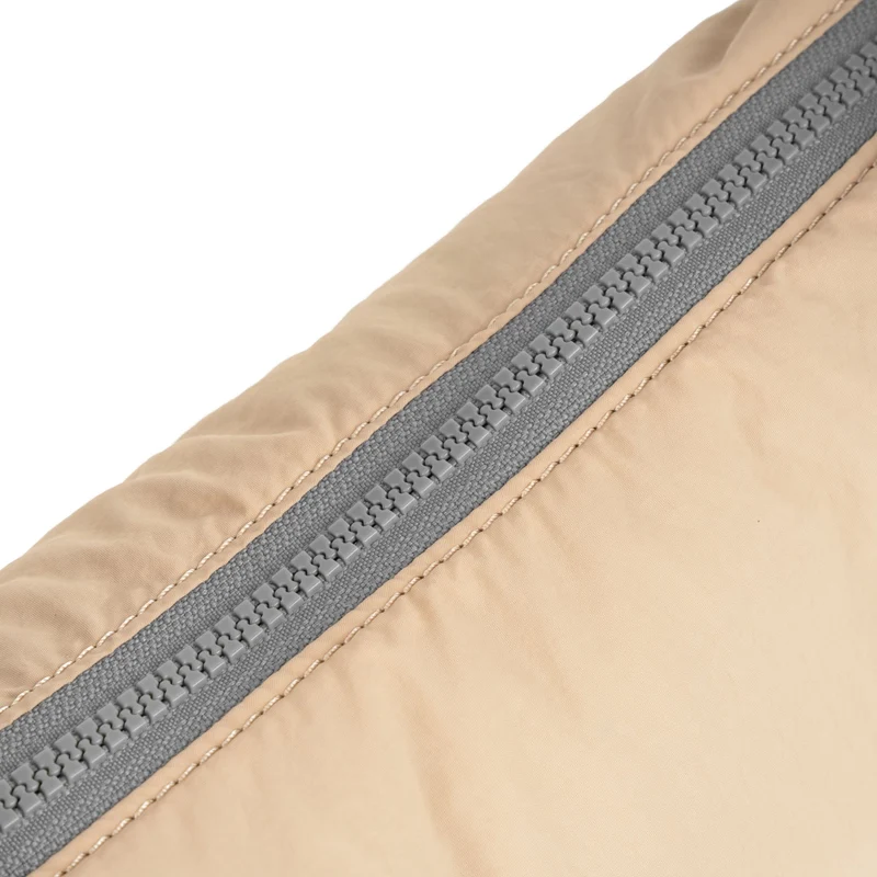ROKA Farringdon Biscotti-Tasche aus recyceltem Taslon