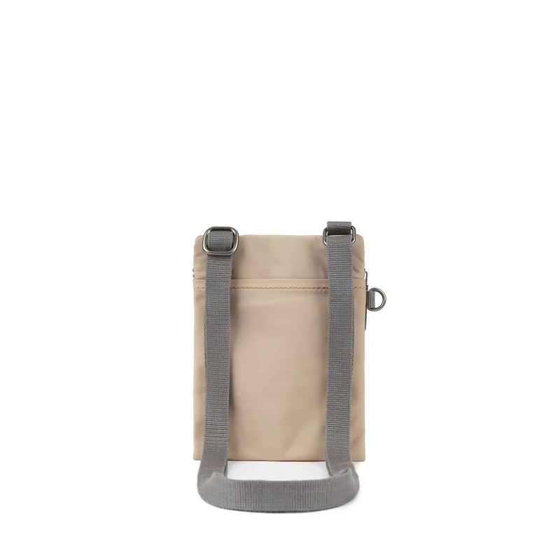 ROKA Chelsea Sandbeutel aus recyceltem Nylon