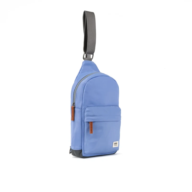 ROKA Willesden Große Tasche aus recyceltem Nylon – Jacaranda