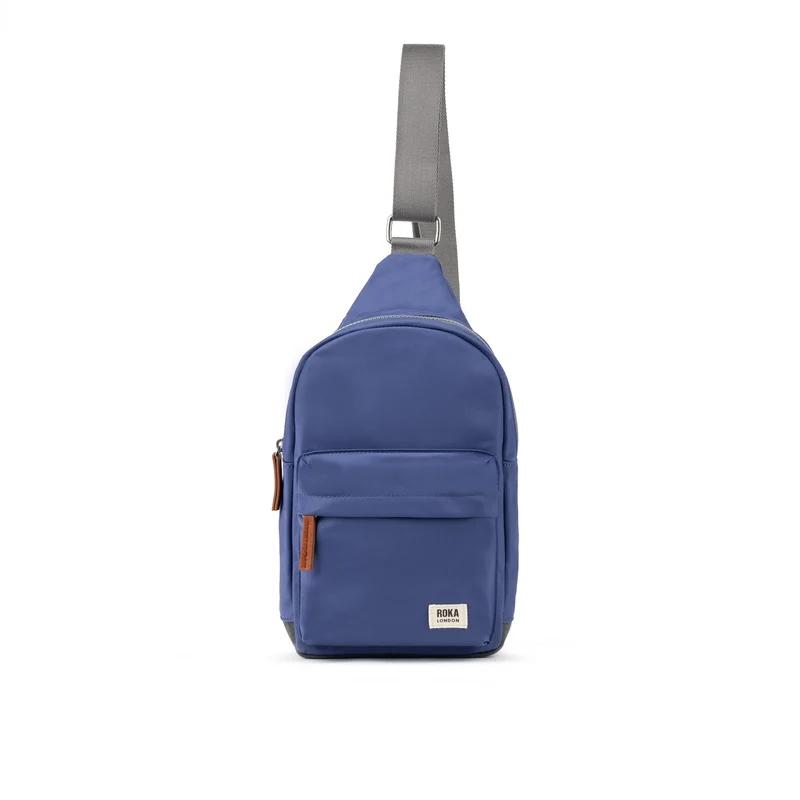 ROKA Willesden B Große Tasche aus recyceltem Nylon – Indigo