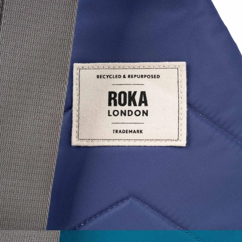 ROKA Willesden B Große Tasche aus recyceltem Nylon – Indigo