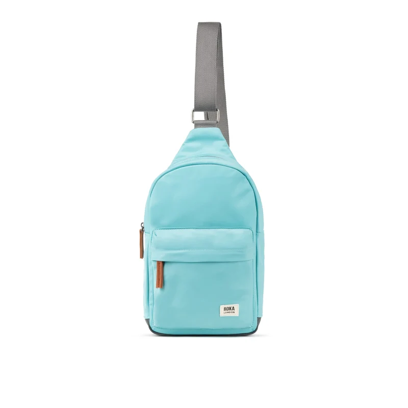 ROKA Willesden B Große Tasche aus recyceltem Nylon – Aquatic Awe
