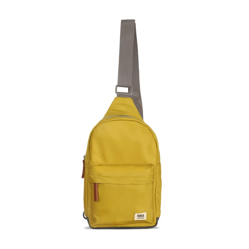 ROKA Willesden Große Tasche aus recyceltem Nylon – Bernstein