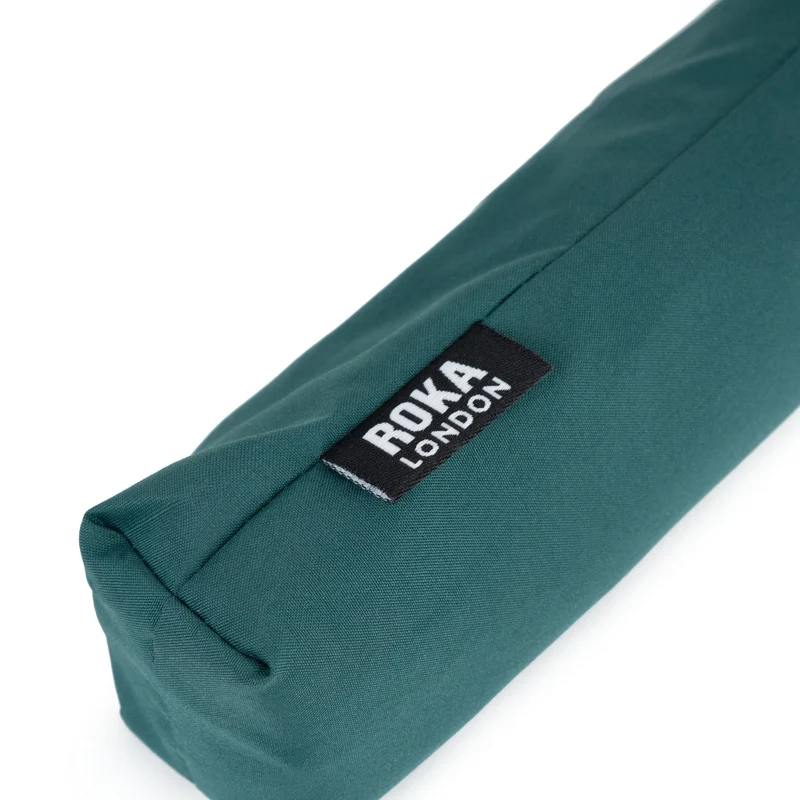ROKA Waterloo – Ultraleichter Regenschirm aus recyceltem Nylon in Blaugrün
