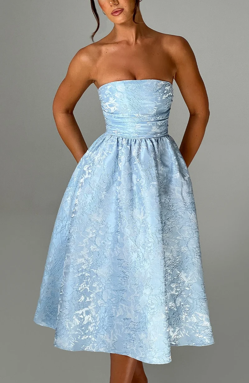 Tyche - Schulterfreies Jacquard-Midikleid