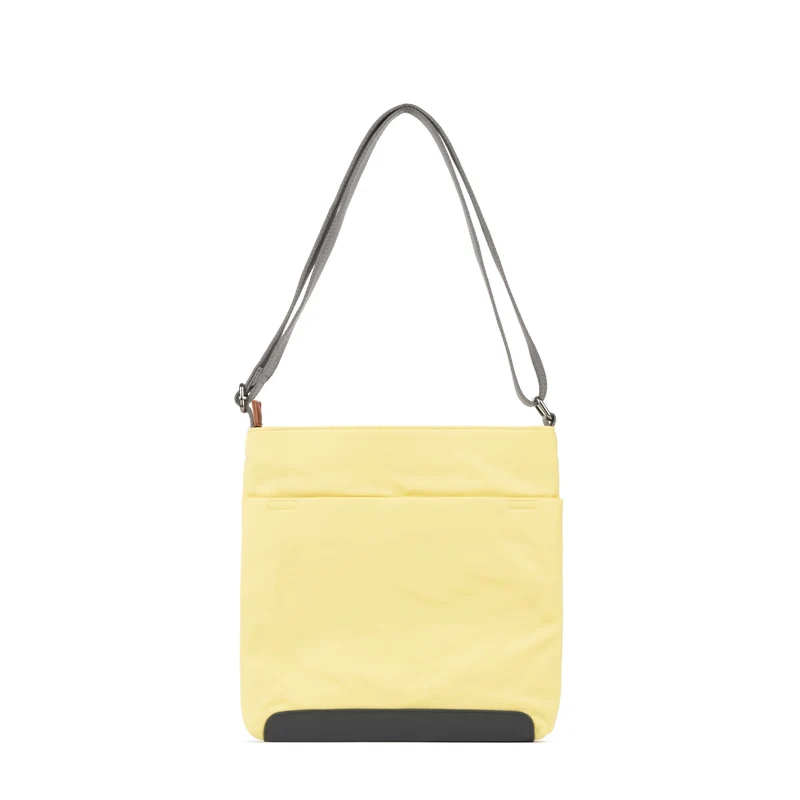 ROKA Kennington B Mittelgroße Tasche aus recyceltem Nylon – Zitronengelb