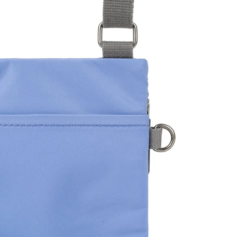ROKA Chelsea Jacaranda-Tasche aus recyceltem Nylon