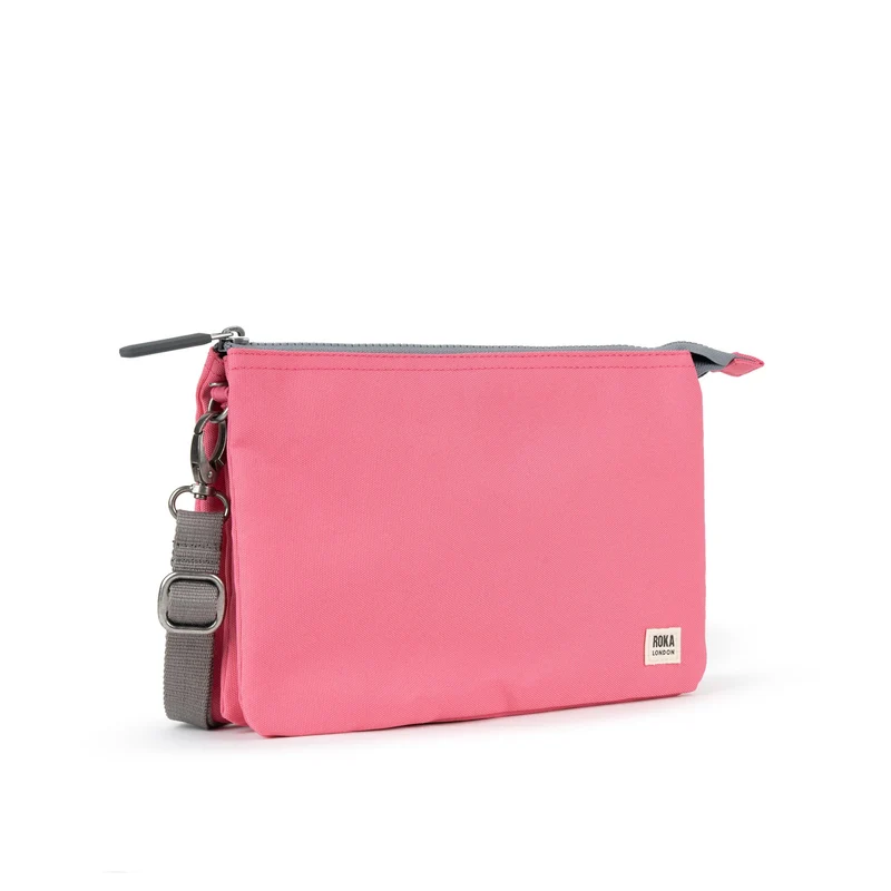 ROKA Carnaby Crossbody XL Tulip Tasche aus recyceltem Canvas
