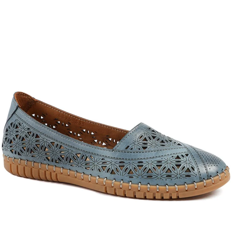 Leather Laser Cut Pumps - KARY43001 / 328 826 - Denim