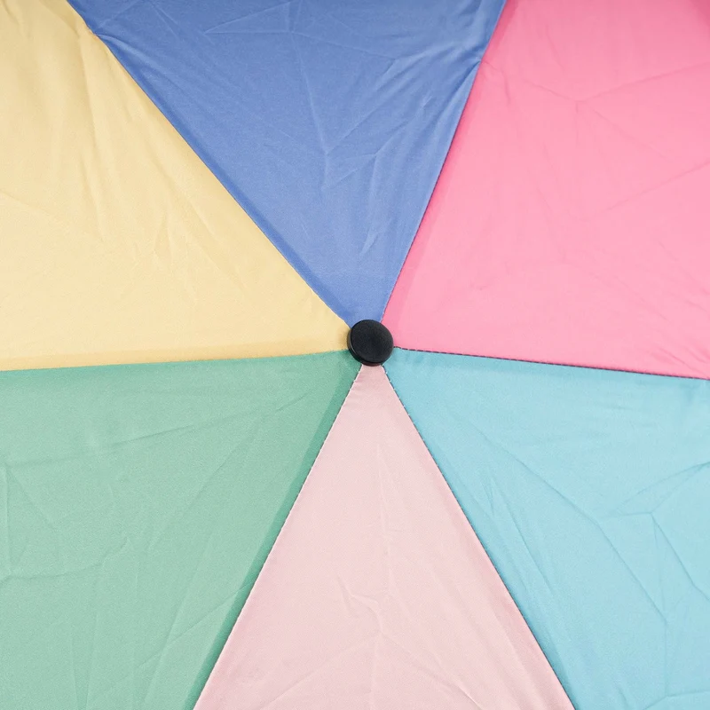 ROKA Waterloo Bright Rainbow Ultraleichter Regenschirm aus recyceltem Nylon