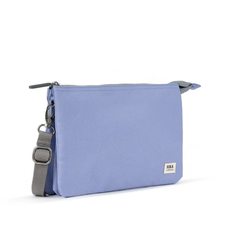 ROKA Carnaby Crossbody XL Thistle Tasche aus recyceltem Canvas