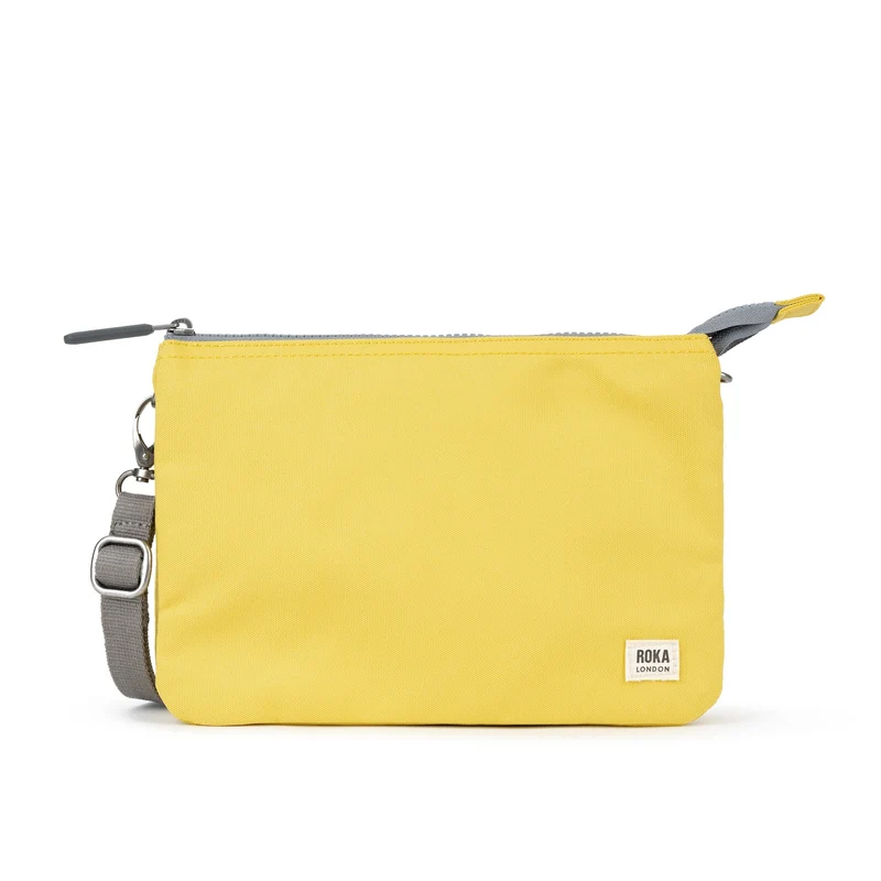 ROKA Carnaby Crossbody XL Tasche aus recyceltem Canvas in Zitronengelb