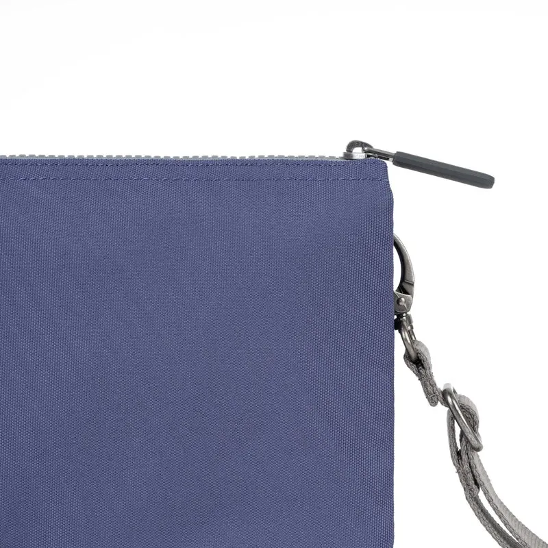 ROKA Carnaby Crossbody XL Future Dusk Tasche aus recyceltem Canvas